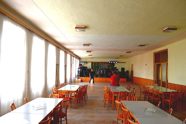 img00004.jpg